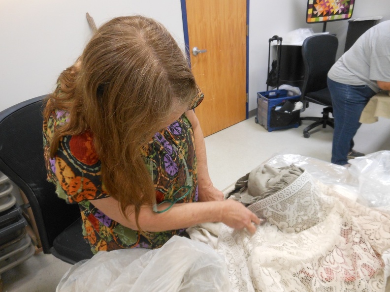 Ruby inprinting her sculptures shawl w. lace.JPG